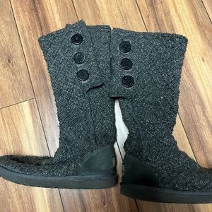 UGG cardy boot size 8